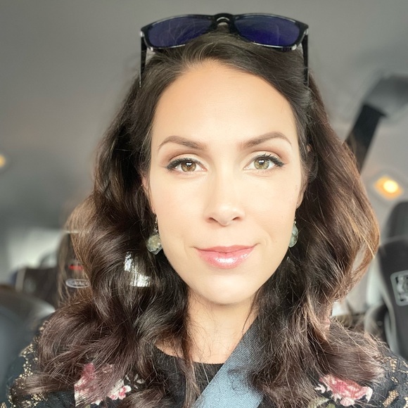 Meet your Posher, Nadia - Picture 1 of 1